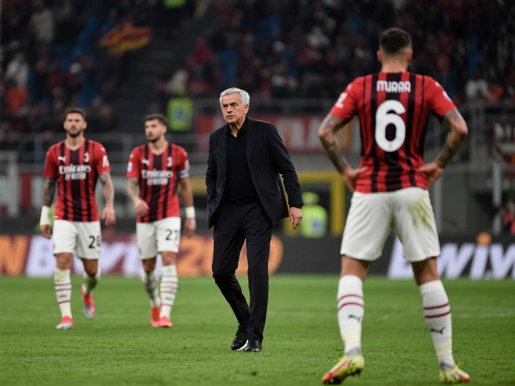 穆里尼奥命运悬一线！周末若负米兰恐面临下课危机
